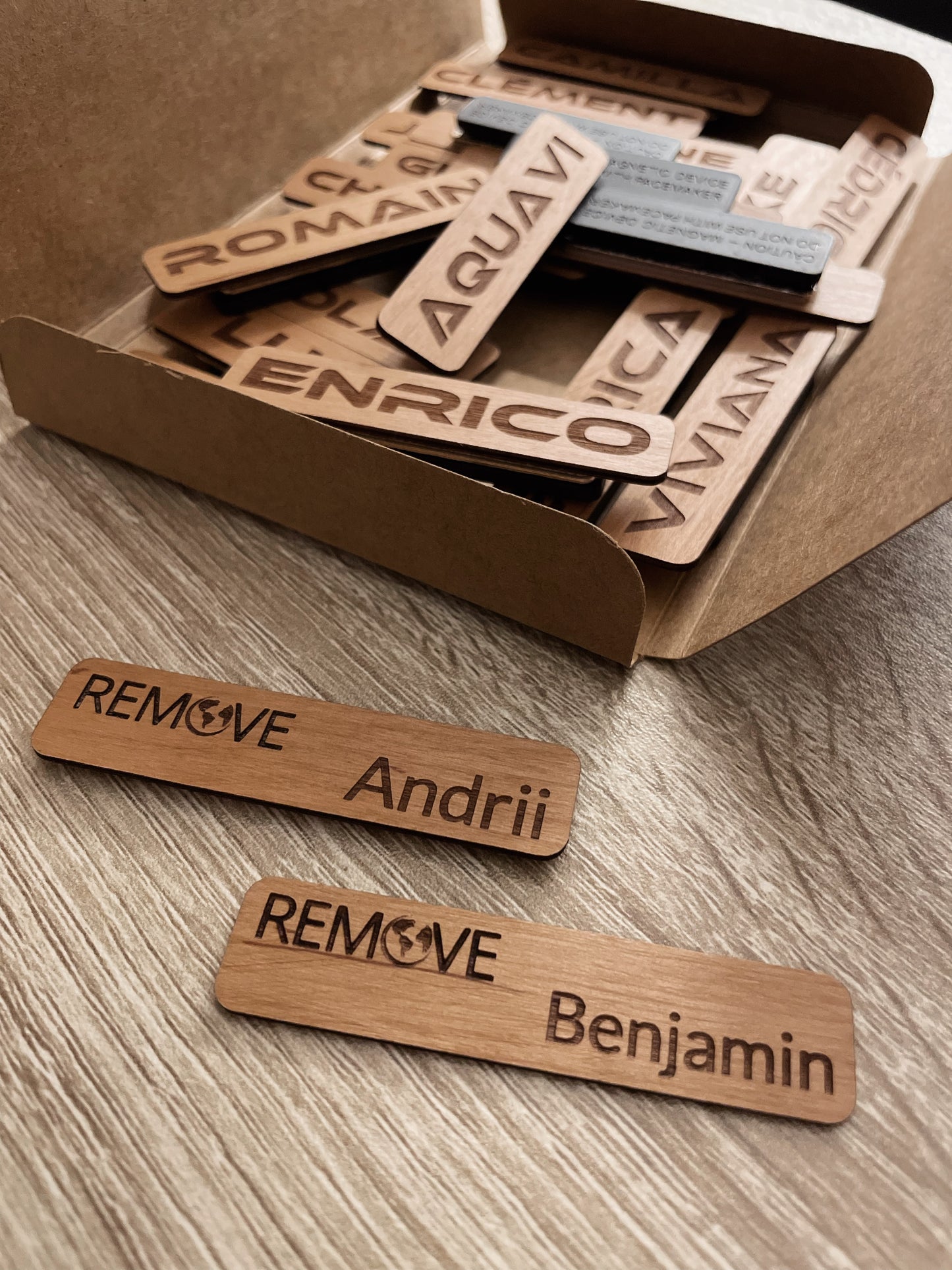 Badge en bois de bouleau personnalisable