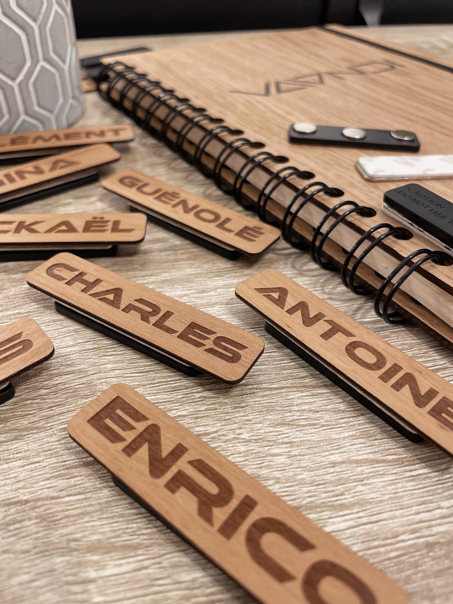 Badge en bois de bouleau personnalisable